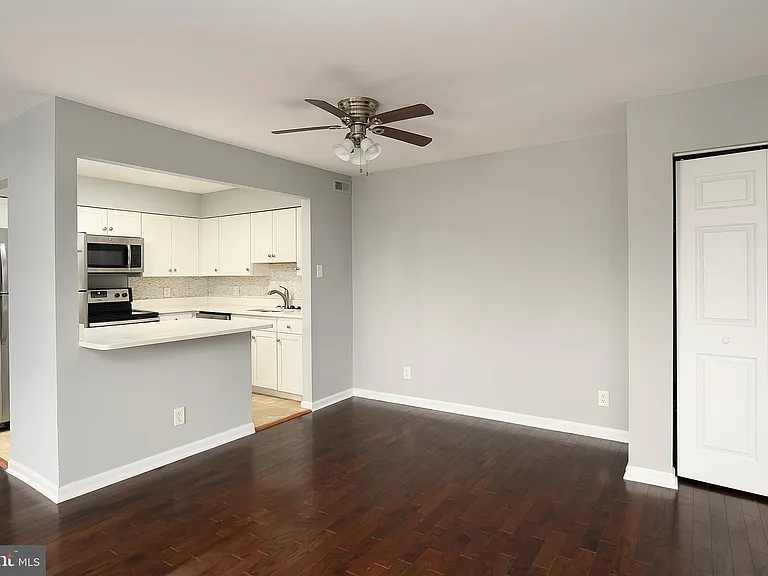 10133 Prince Pl #303-12C — Photo 8