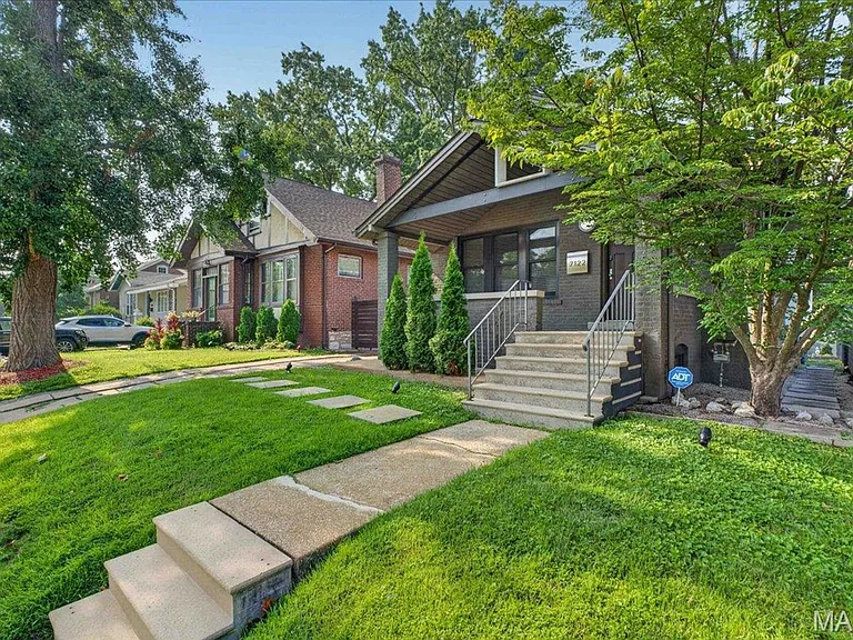 7122 Nashville Ave — Photo 3