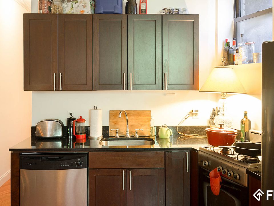1st image of 262 Saint James Pl APT 1D