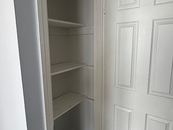 4th image of 231 Grant Ave Floor 1