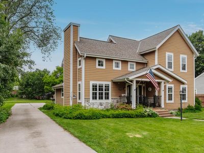 860 South Silver Lake STREET, Oconomowoc, WI, 53066