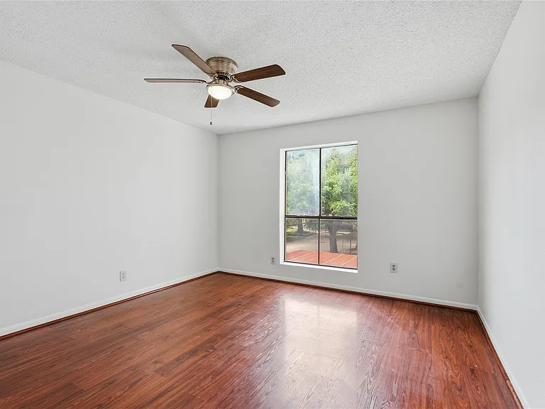 10110 Forum West Dr #321 — Photo 16