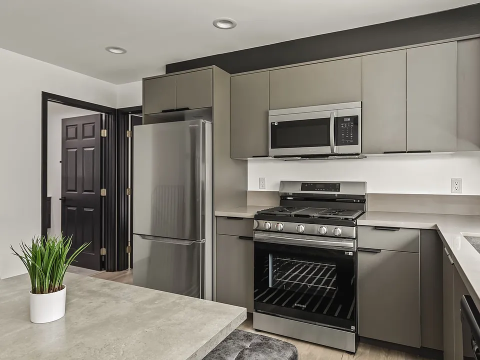 1515 1/2 Selby Ave