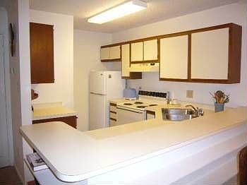 2nd image of 102 Stratford Dr APT D