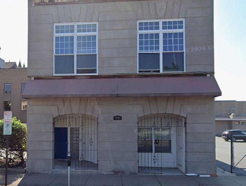 1st image of 96 Liberty Pole Way APT 6