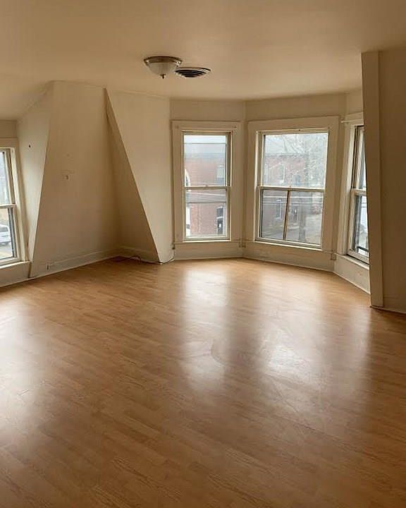 1st image of 119-121 Elm St #4
