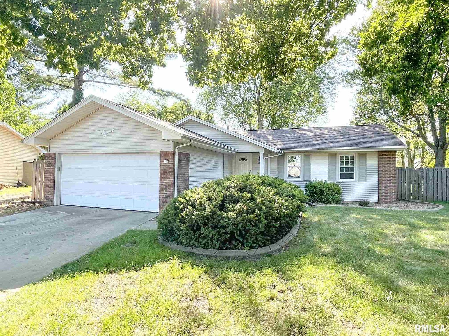 105 Lakebrook Ct, Springfield, IL 62702 | MLS #CA1008022 | Zillow