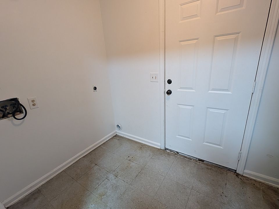 2nd image of 715 S Range St #2
