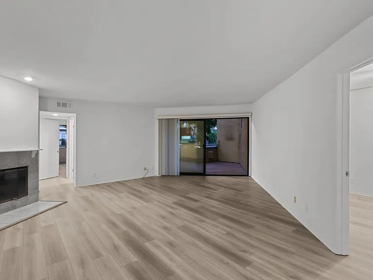 1619 S Bentley Ave #101 — Photo 6