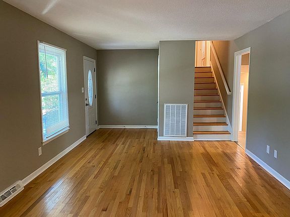 2nd image of 110 Barclay Downs Dr