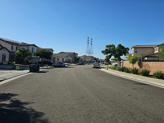 4th image of 1005 Sparrow Ct