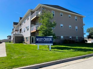 1400 12th St W #202, West Fargo, ND 58078