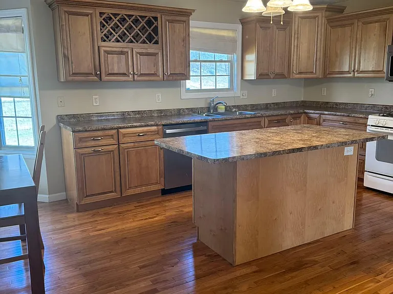 2551 Forest Brook Dr — Photo 8