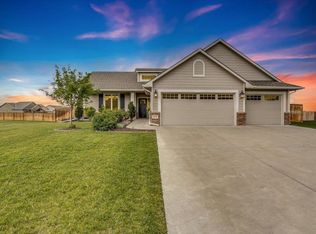 1170 N Countrywalk Ct, Rose Hill, KS 67133