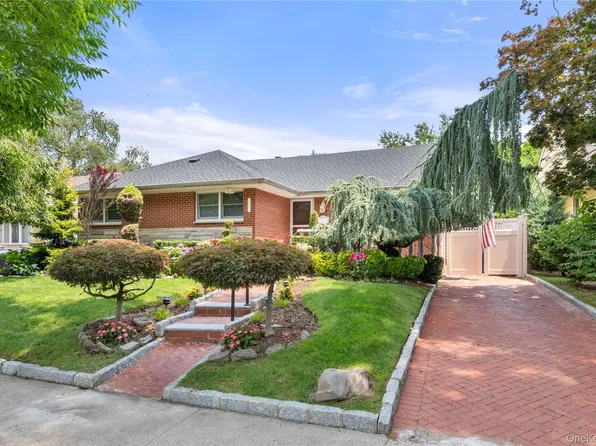 7349 196th Place, Fresh Meadows, NY 11366