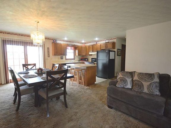 4th image of 56319 Silvercrest Dr