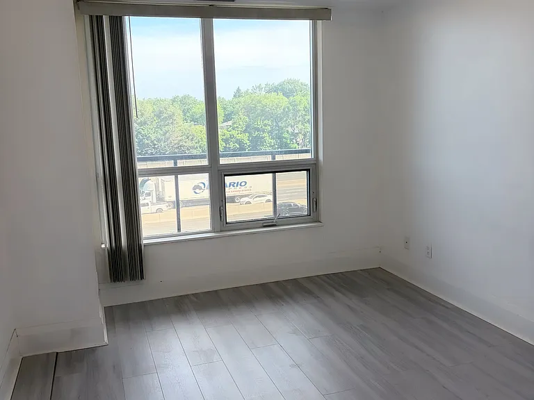 100 Harrison Garden Blvd #423 — Photo 15