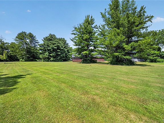 5th image of 604 Harris Hill Rd