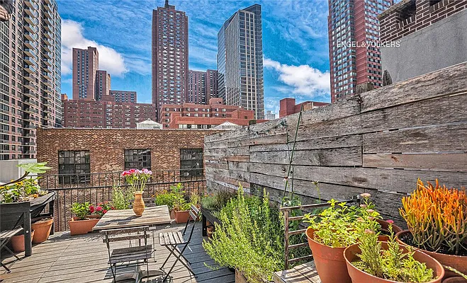 Sold by Engel & Völkers New York Real Estate | media 3