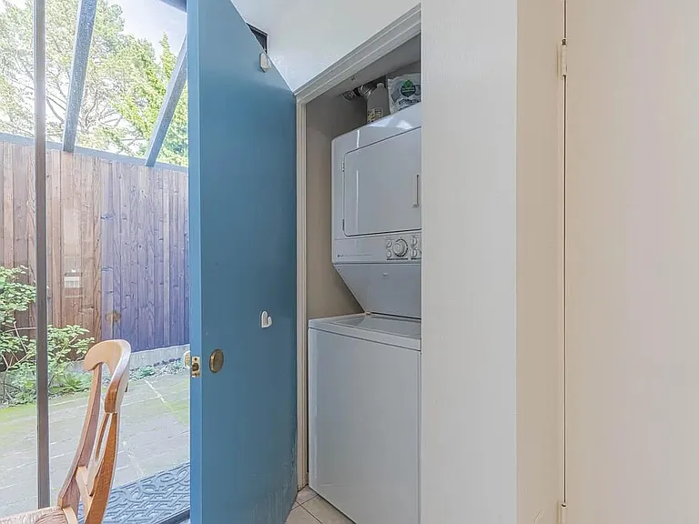 High Meadow Dr — Photo 10