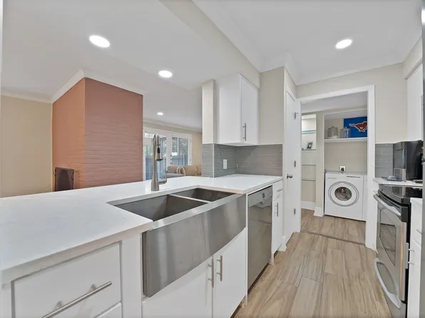 5904 Sandhurst Ln APT 145, Dallas, TX 75206
