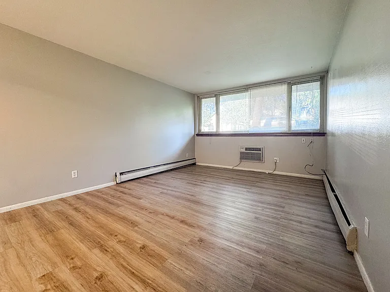 1405 E 40th St #6F — Photo 1