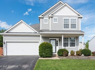 1257 Cottonwood Dr, Aurora, IL 60506