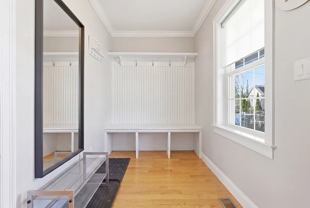 Building Photo - 7 Spring Ct #A
