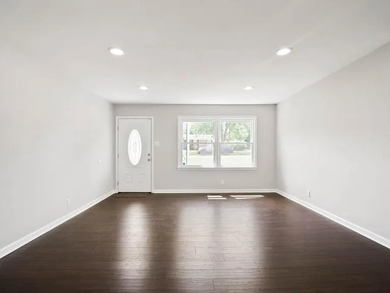 106 Napier Dr — Photo 7