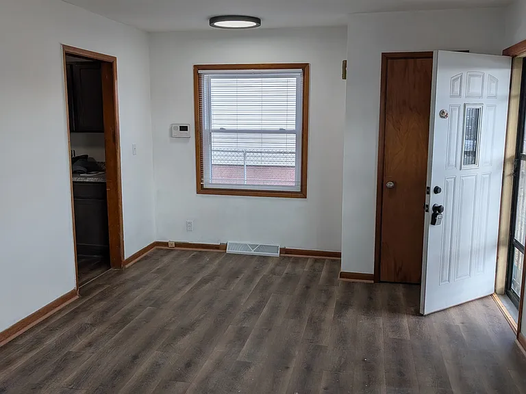 2101 N Ravine Pkwy — Photo 3