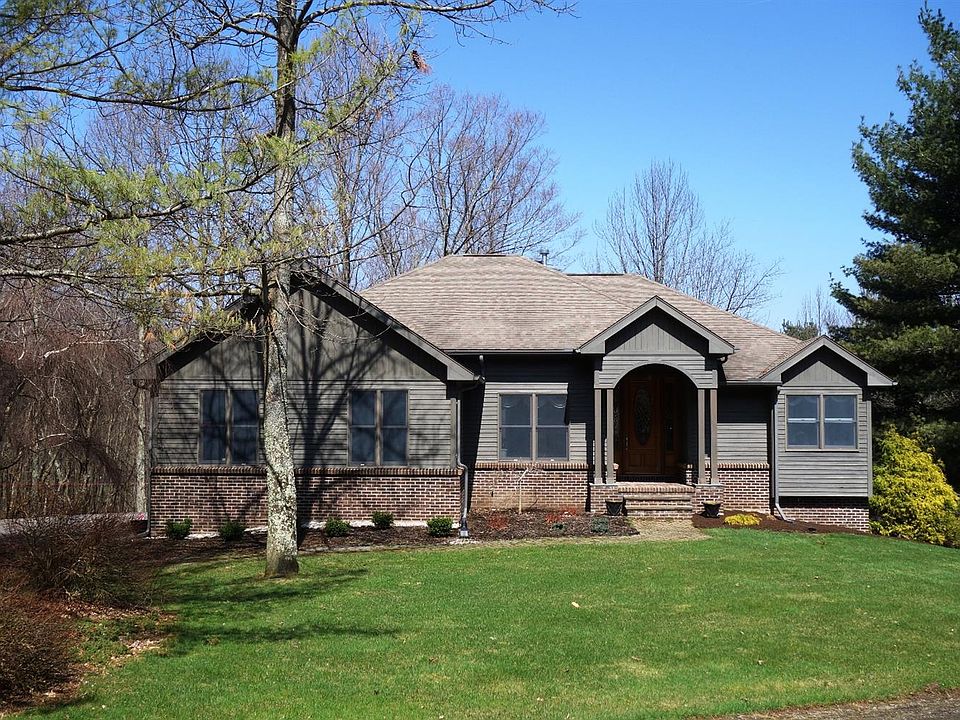 1st image of 131 Canterbury Ln