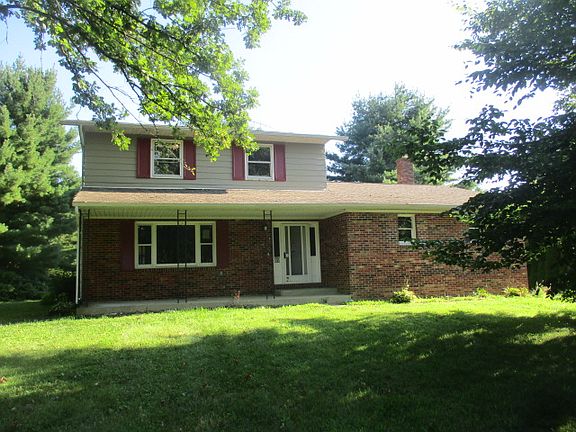 2nd image of 69 Roy Dr