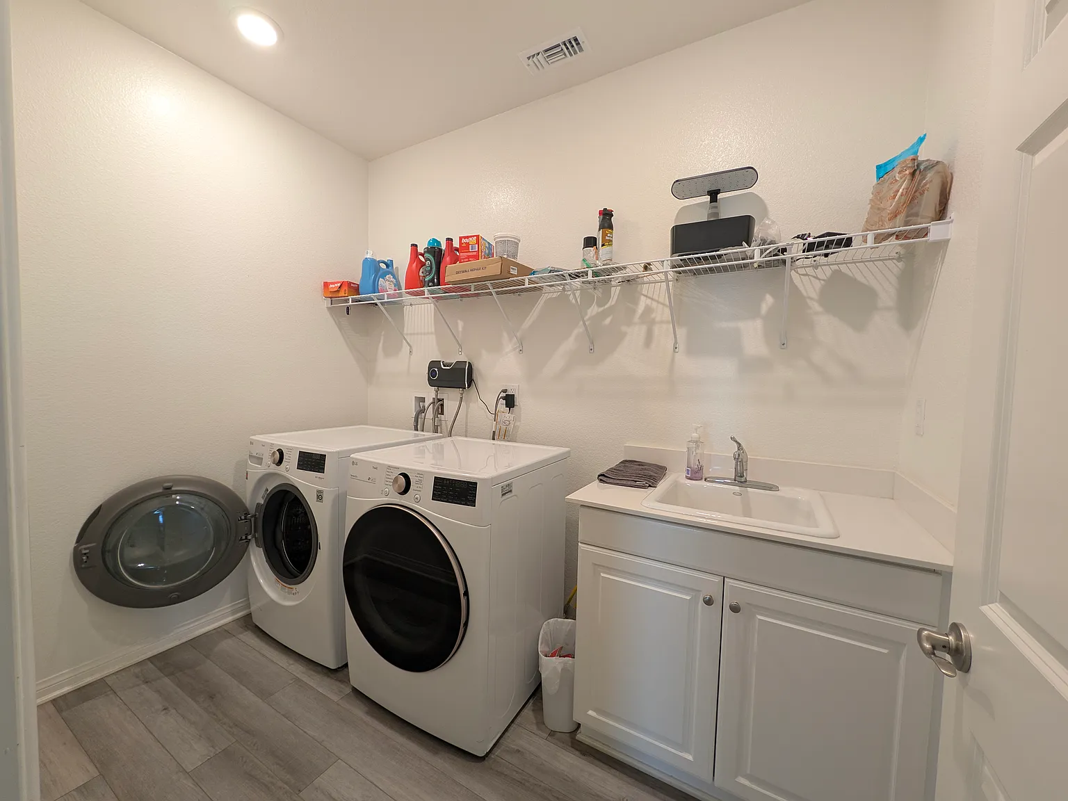 4 bed, 2209 sqft, $900 — Photo 4