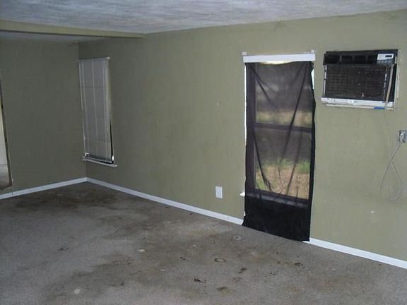 4th image of 405 E Flournoy St