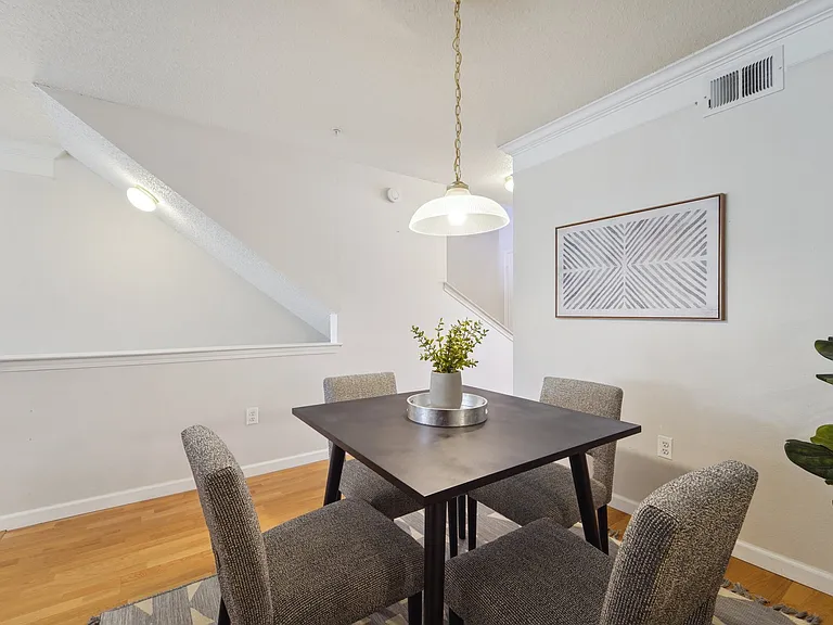 1864 Mallard Dr — Photo 13