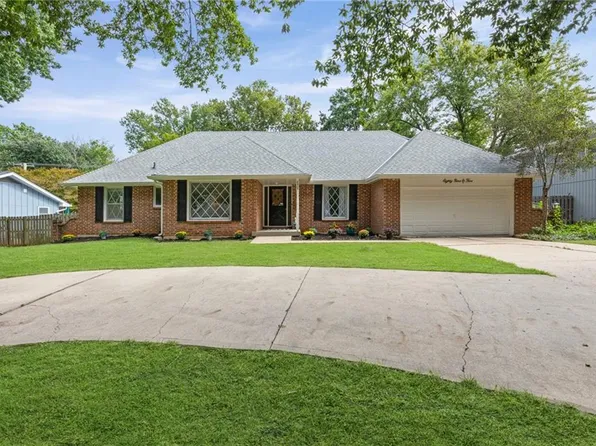 8905 Lamar Ave, Overland Park, KS 66207