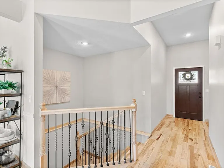 840 E Gaslight Dr — Photo 5