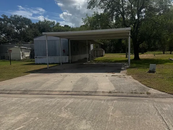 7515 Greenfield Dr, Beaumont, TX 77713