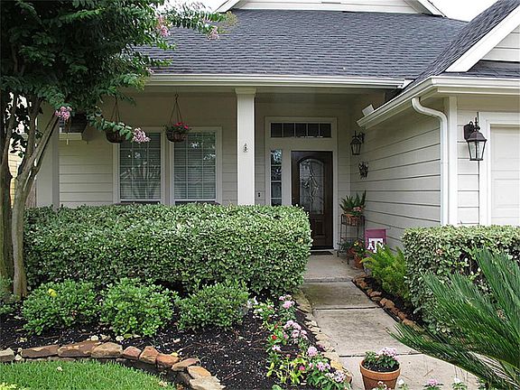 2nd image of 13011 Oakwood Manor Dr