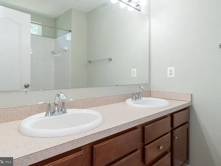 6810 Warfield St — Photo 16