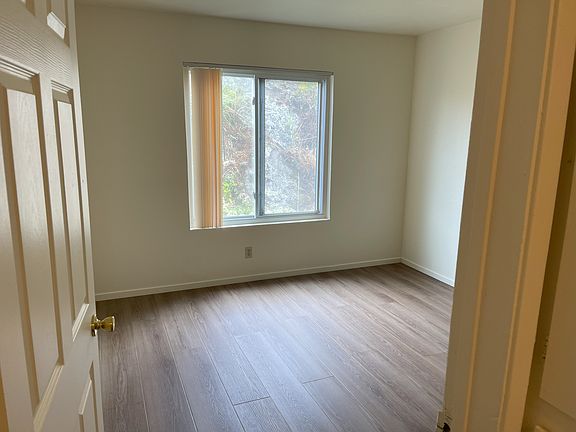 3rd image of 377 Peoria St APT 4