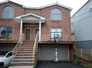 71A Lincoln St, Fairview, NJ 07022
