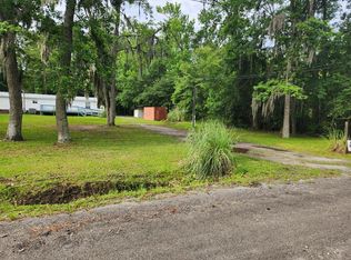 113 E 1st St, Midway, GA 31320