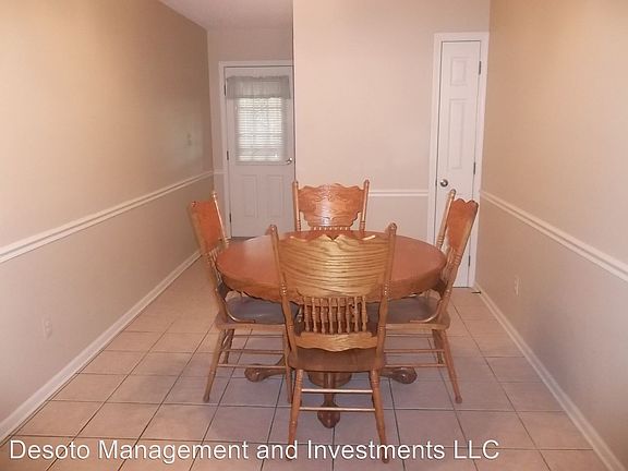 4th image of 7166 Greenbriar Dr