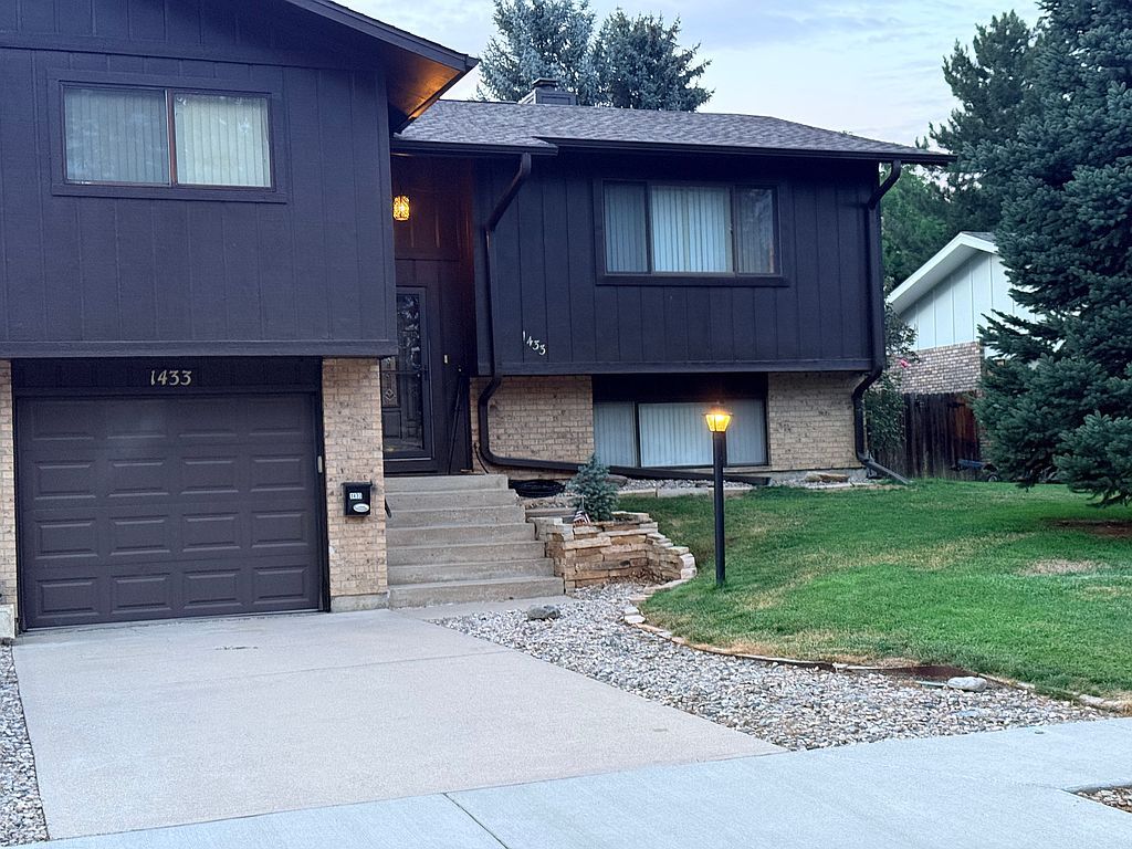 1433 Caddoa Dr
