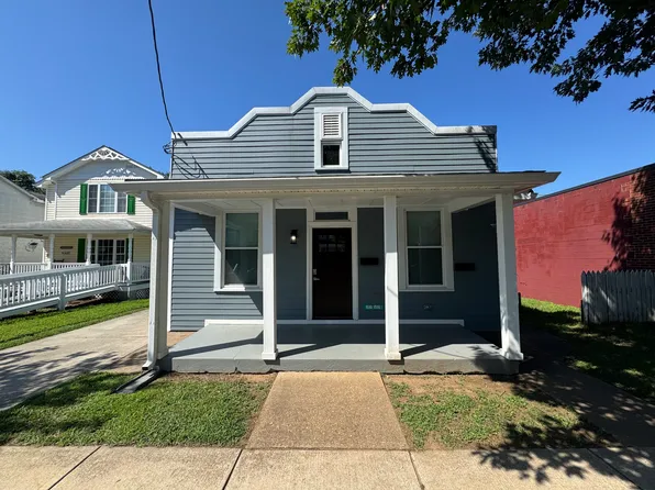 1516A Princess Anne St, Fredericksburg, VA 22401