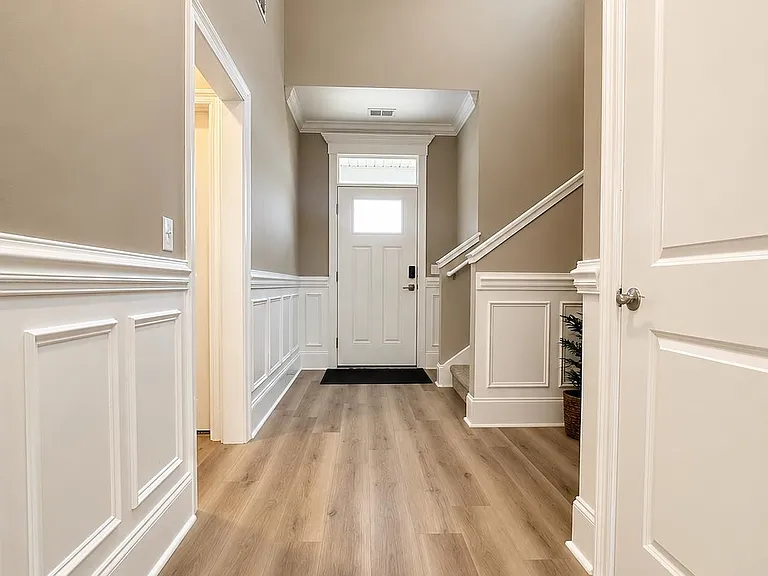 94 Springdale Dr — Photo 2