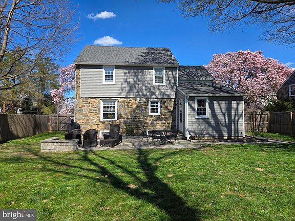 3rd image of 208 Parham Rd
