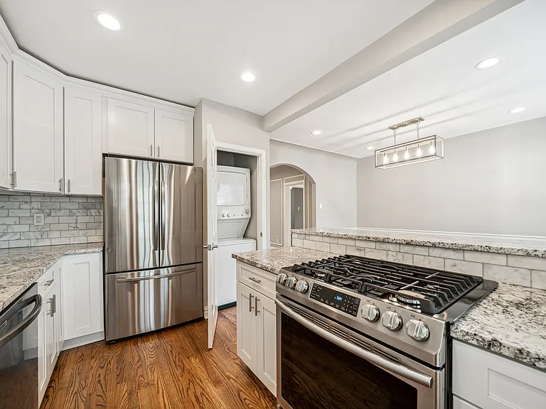 7736 Gannon Ave #2E — Photo 4