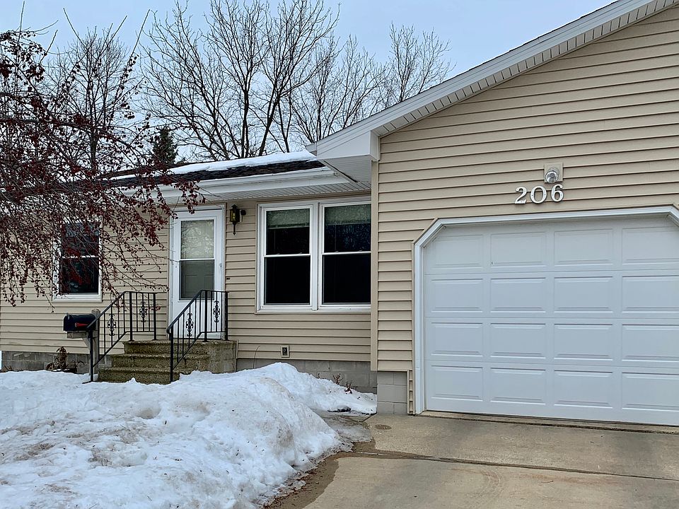 1st image of 206 Theresa Ct SE